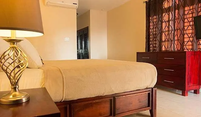 Travellers Beach Resort Негрил Ямайка