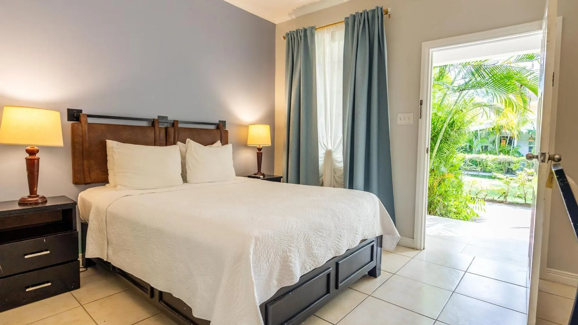 Travellers Beach Resort Negril