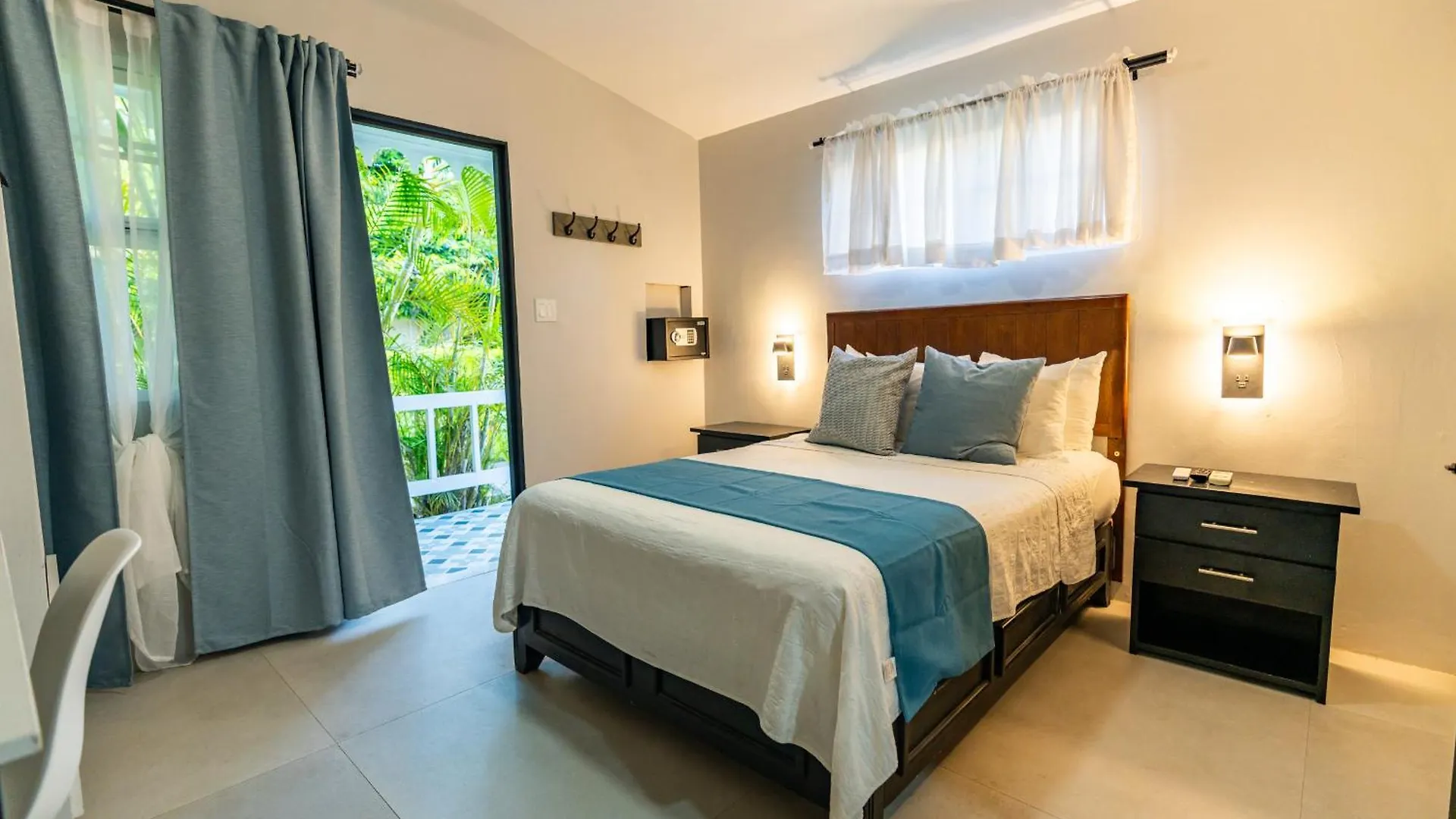 Travellers Beach Resort Negril
