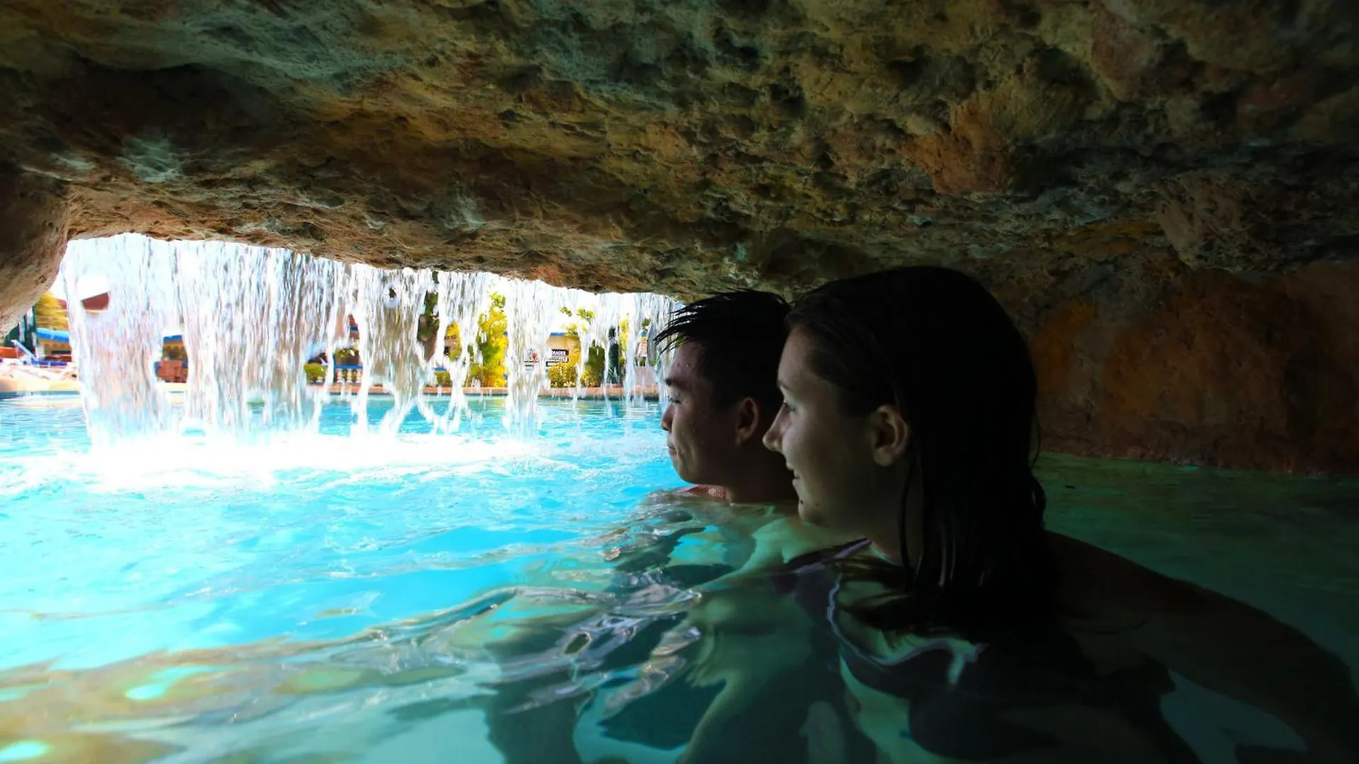 ***  Travellers Beach Resort Негрил Ямайка