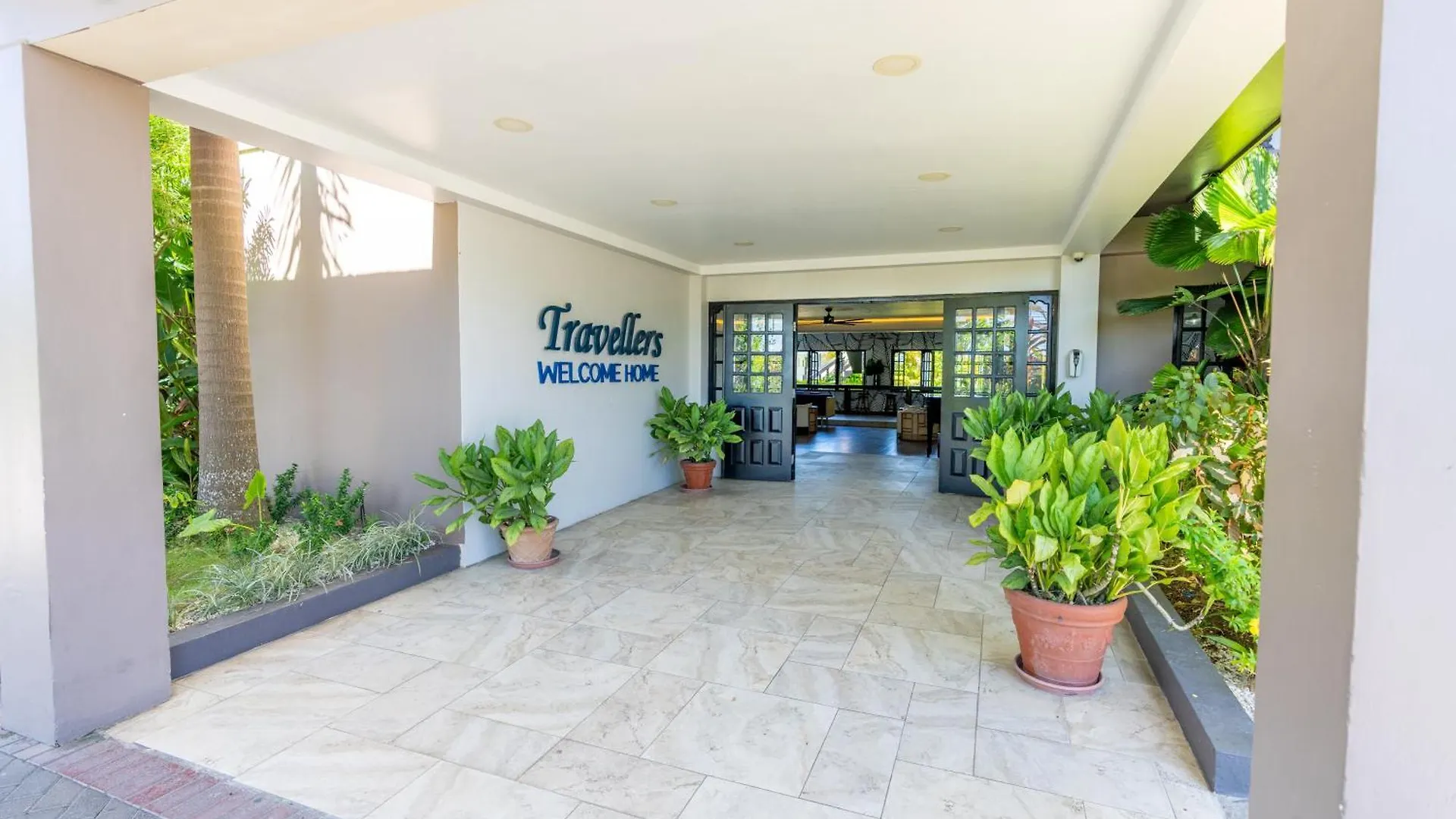 Travellers Beach Resort Негрил 3*,