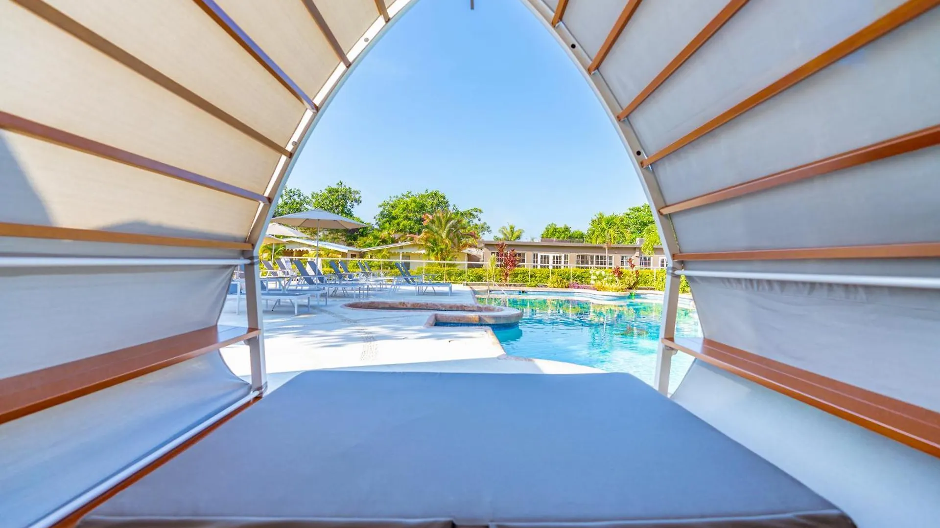 Travellers Beach Resort Negril Jamaica